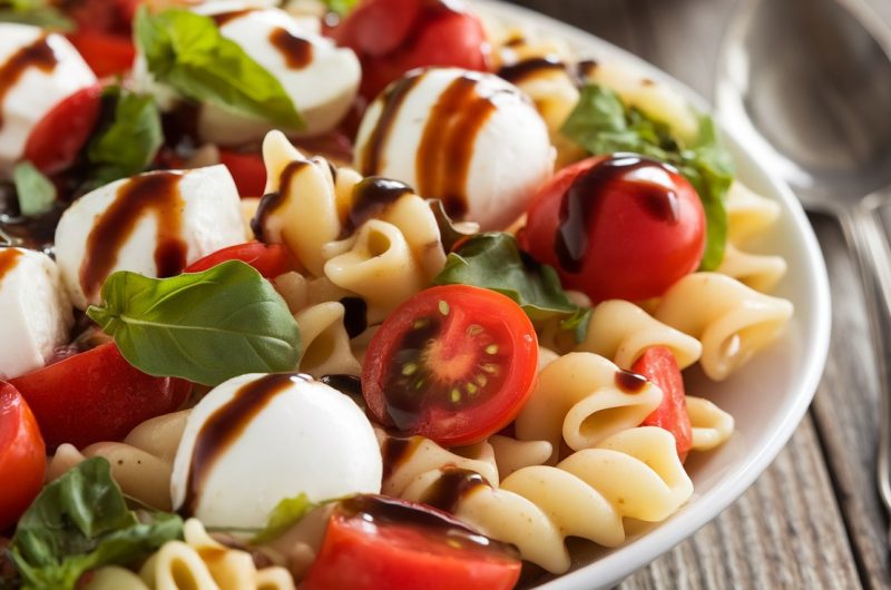 Refreshing Caprese Pasta Salad Recipe